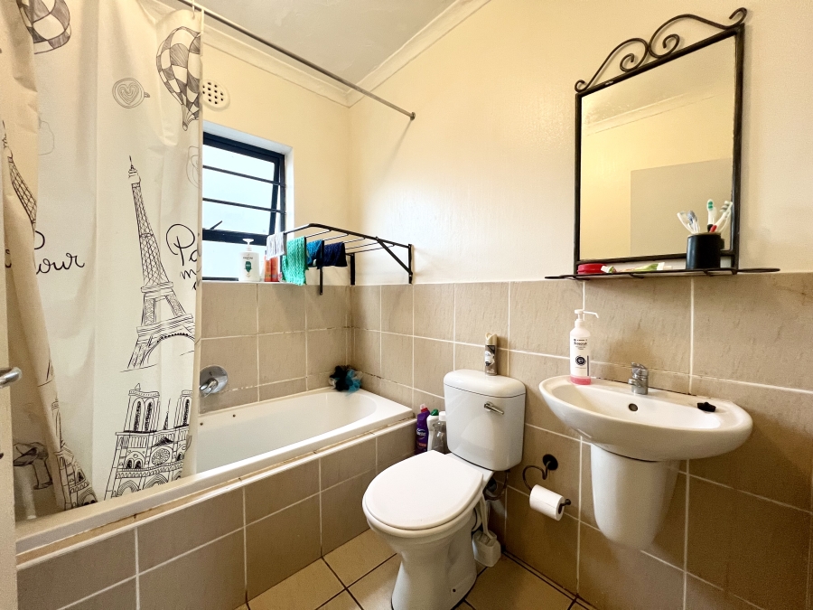2 Bedroom Property for Sale in Parklands East Western Cape